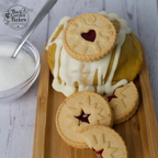 Jammy Dodger Giant Stuffed Cookie